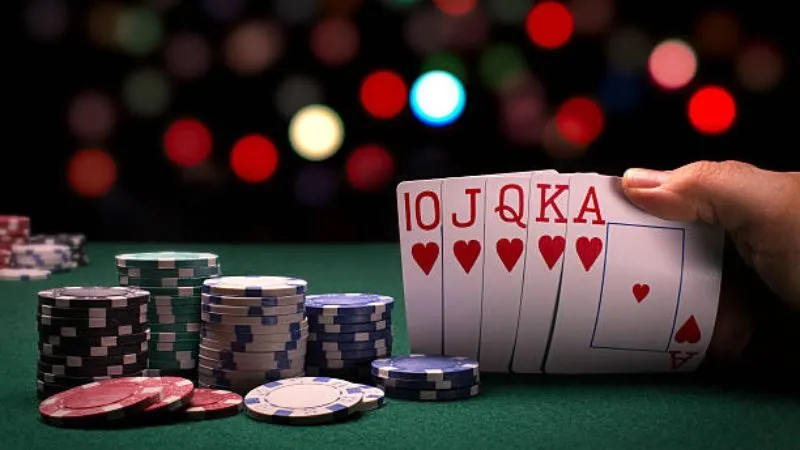 Thùng Phá Sảnh là một tổ hợp bài cực kỳ hiếm và mạnh trong Poker